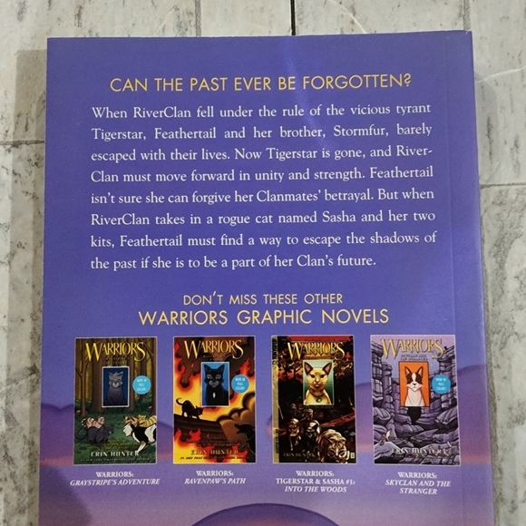 Warriors Graphic Novel: A Shadow in RiverClan - Picture 9 of 12